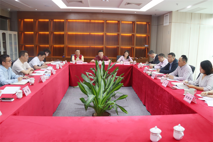 鄧華應邀前往廣弘百創供應鏈服務（海南）有限公司、南海商品交易中心洽談合作事宜