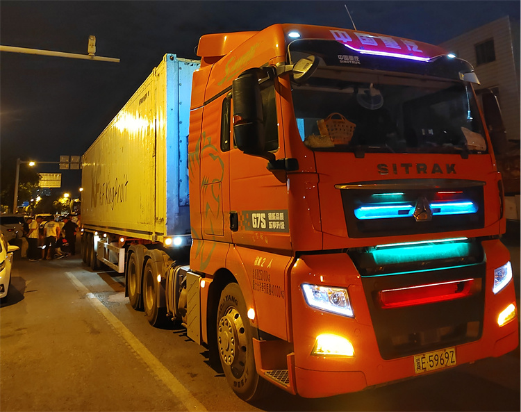 今年首單！四川供銷果蔬產業發展有限公司順利完成54噸進口榴蓮業務